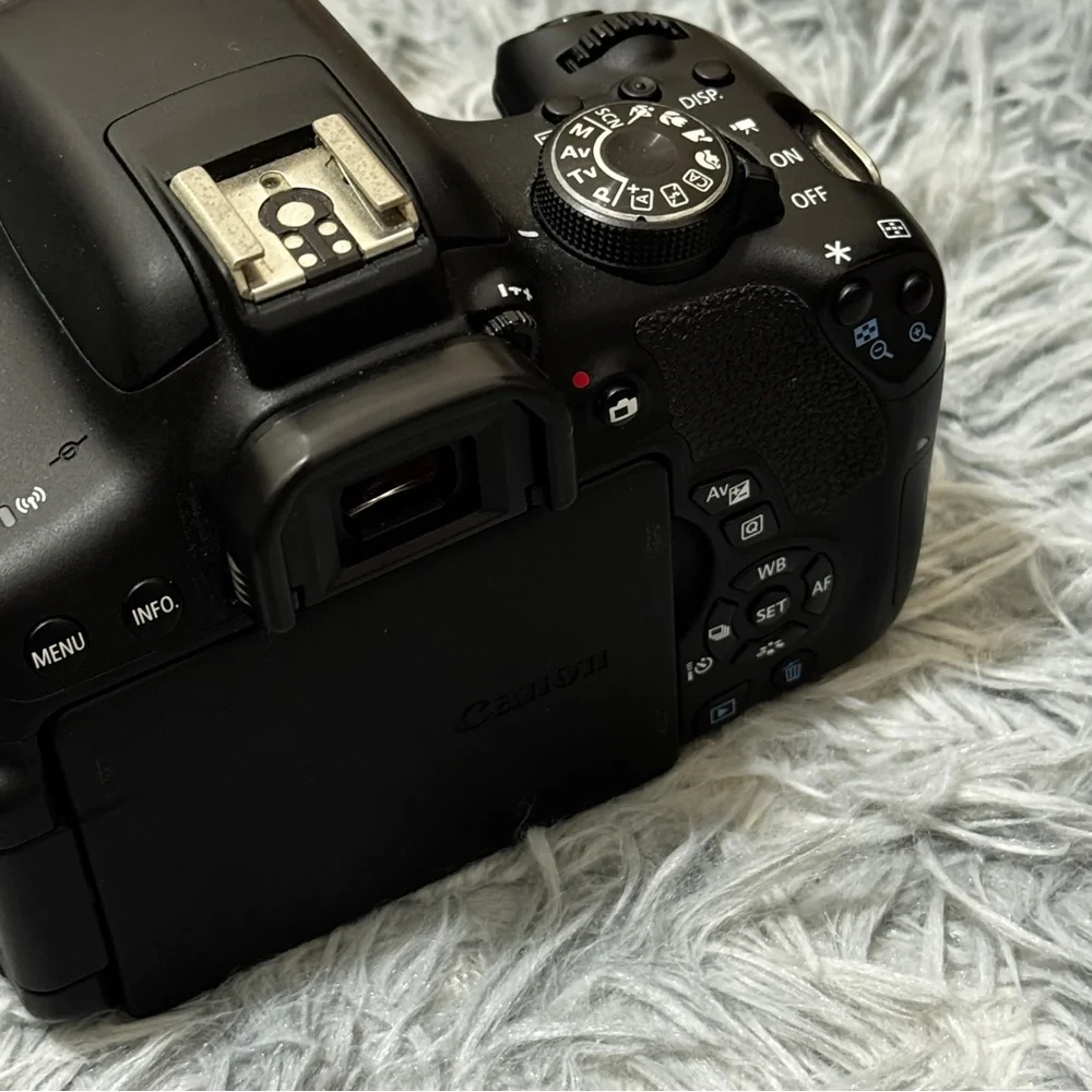 Canon Black Digital Camera with Zoom Lens
